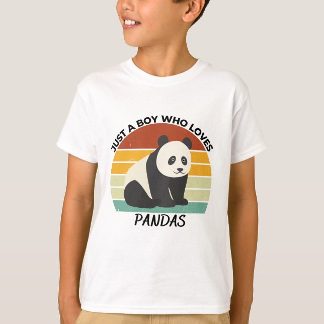 Camiseta Just a boy who loves pandas (Anverso)