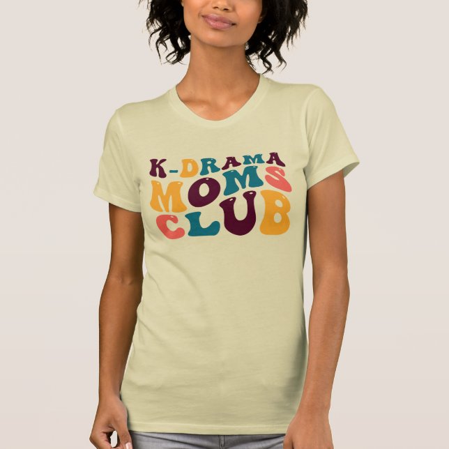 Camiseta K-Drama Moms Club Groovy Summer Vibes Sad Beige (Anverso)
