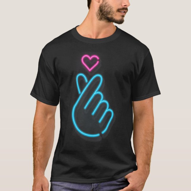 Camiseta K- Pop Shirt Korean Music Lovers Hand Heart K-Dram (Anverso)