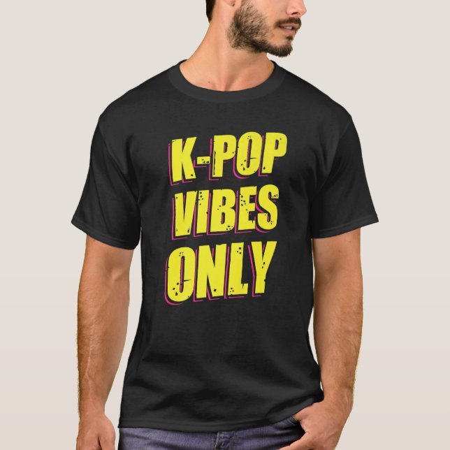 Camiseta K-Pop Vibes Premium (Anverso)