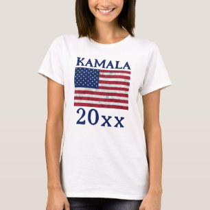 Camiseta KAMALA 2024 bandera de EE. UU. texto demócrata azu