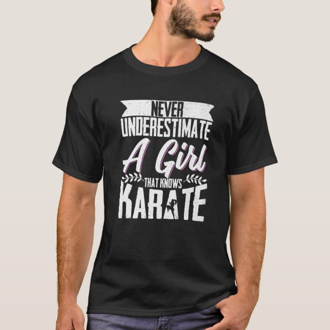 Camiseta Karate Black Belt Gi Uniform nunca subestima una (Anverso)