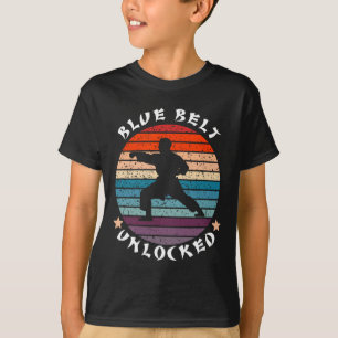Camiseta Karate de logro de nivel de cinturón azul desbloqu