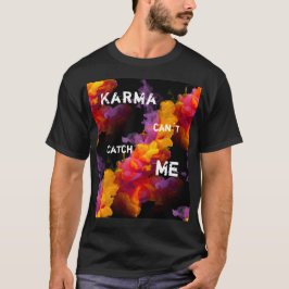 Camiseta Karma cita tipografía con fondo de humo
