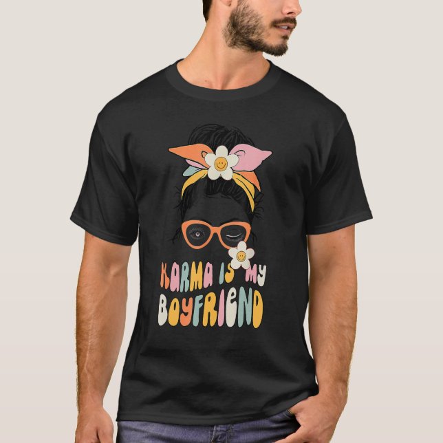 Camiseta Karma, mi novio, sarcásticas mujeres de moda (Anverso)