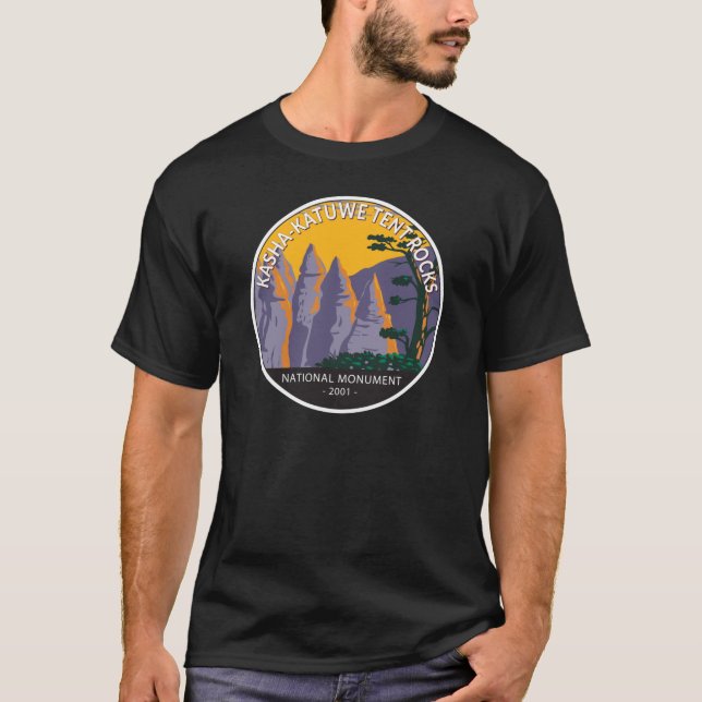 Camiseta Kasha - Monumento Nacional de las Carpas de Katuwe (Anverso)