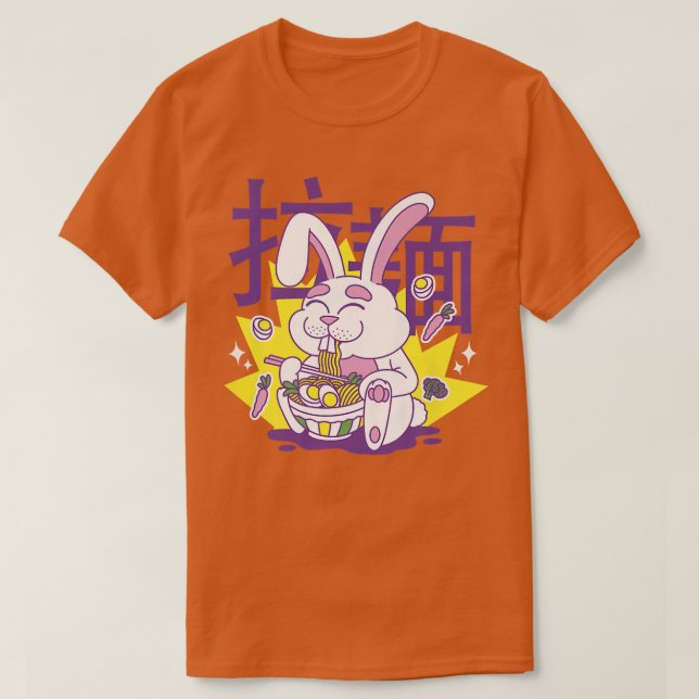 Camiseta Kawaii Anime Bunny comiendo comida japonesa Ramen  (Diseño del anverso)