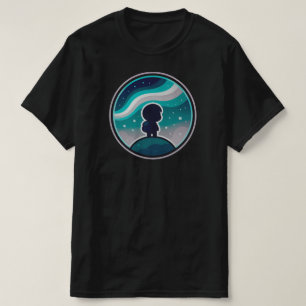 Camiseta Kawaii Chibi Traveler Bajo Aurora SOLO EN NEGRO