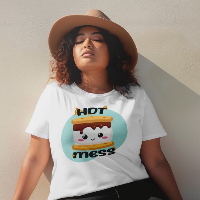 Camiseta Kawaii huele a Hot Mess (No need to be “mallow-dramatic”. This fantastic hot mess sticker features some serious eye candy.)