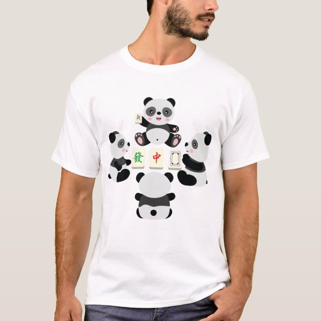 Camiseta Kawaii Panda Playing Mahjong (Anverso)