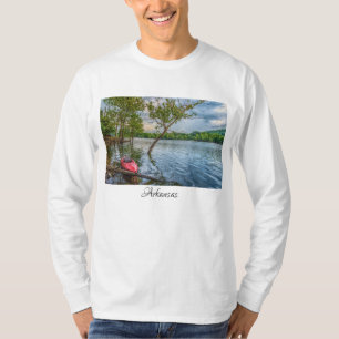 Camiseta Kayak flotando en el lago Table Rock