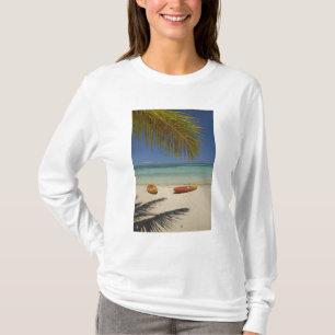 Camiseta Kayaks en la playa, Plantation Island Resort