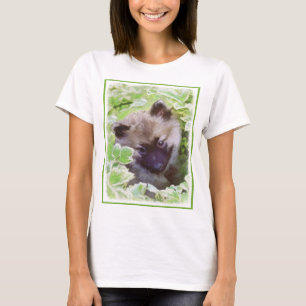 Camiseta Keeshond Puppy en el jardín pintando arte original