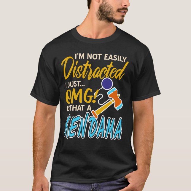 Camiseta Kendama — no se distrae fácilmente (Anverso)