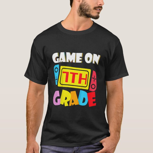 Camiseta Kids Game On 7th Grade Gaming First Day Back To Sc (Anverso)