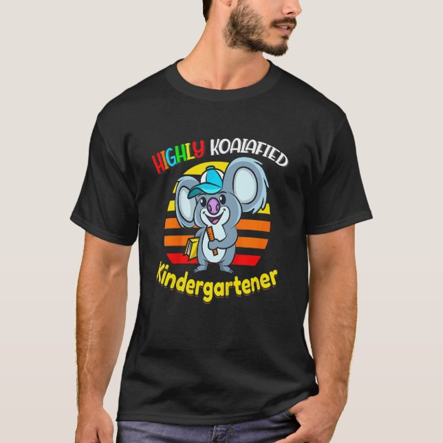 Camiseta Kids Highly Koalafied Kindergartener Back To Schoo (Anverso)