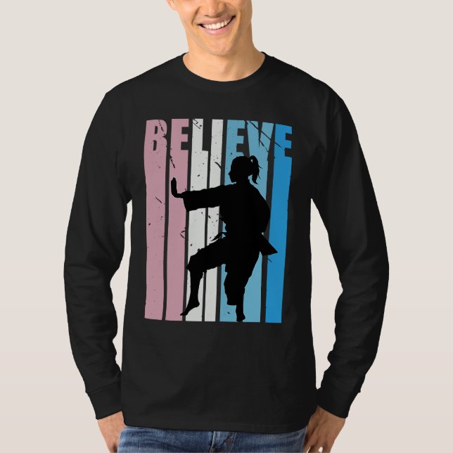 Camiseta Kids Retro Karate Motivational Believe Practice Th (Anverso)