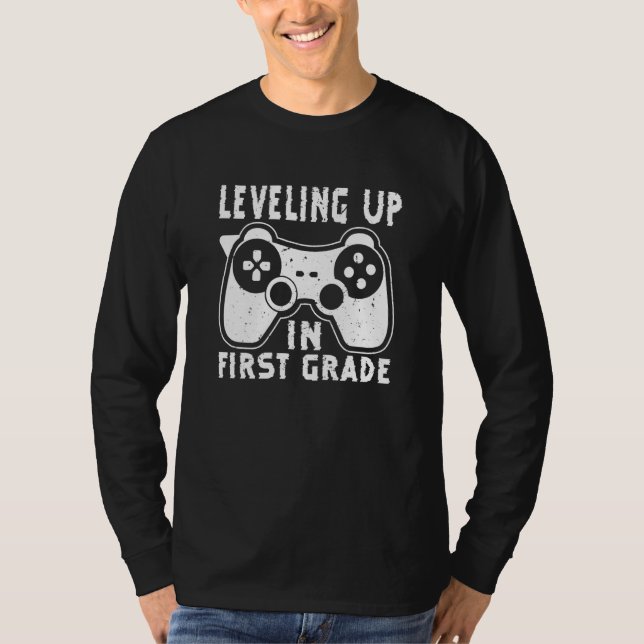 Camiseta Kids Video Gaming for student Leveling up in First (Anverso)