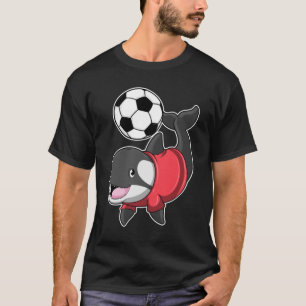 Camiseta Killerwhale como jugador de fútbol con fútbol