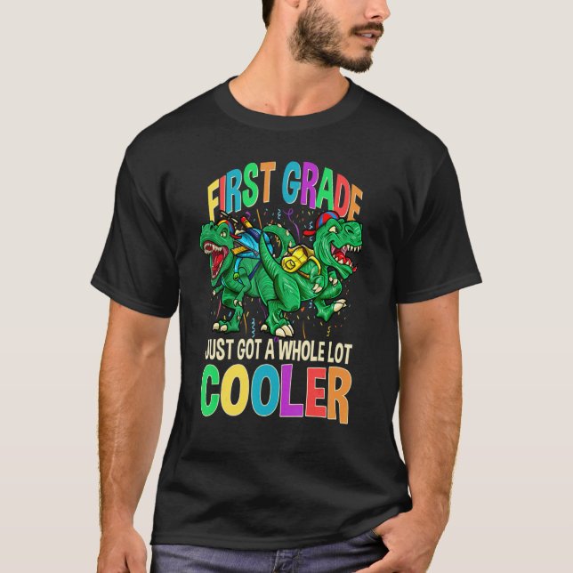 Camiseta Kindergarten Just Got A Lot Cooler Dinosaur Back T (Anverso)