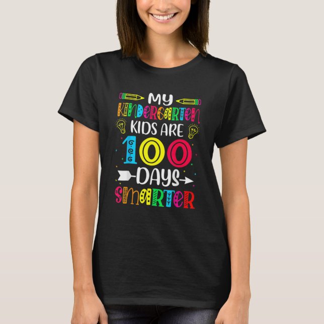 Camiseta Kindergarten Teacher 100 Days Smarter 100th Day Of (Anverso)