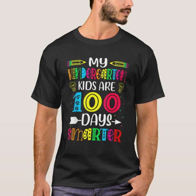 Camiseta Kindergarten Teacher 100 Days Smarter 100th Day Of (Anverso)
