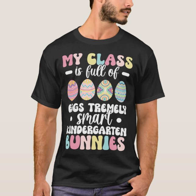 Camiseta Kindergarten Teacher Easter Day Kindergarten Teach (Anverso)