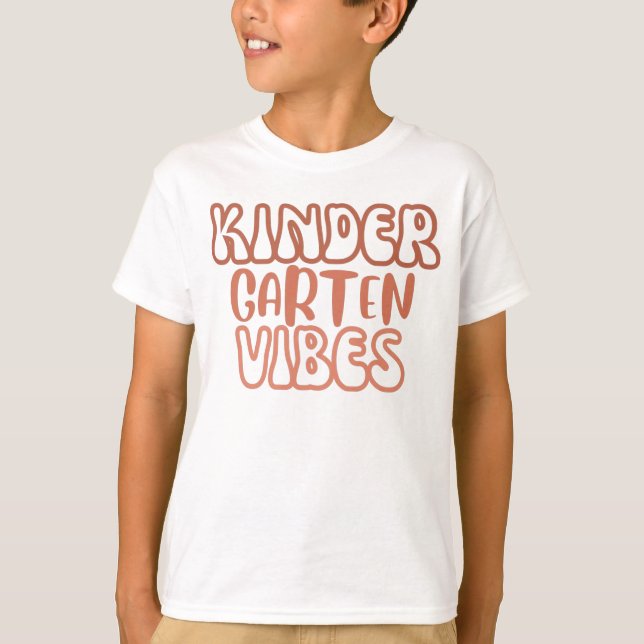 Camiseta Kindergarten Vibes (Anverso)