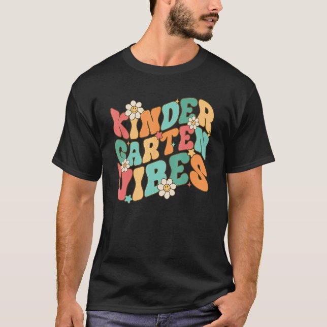 Camiseta Kindergarten Vibes  Kinder Crew Retro First Day of (Anverso)