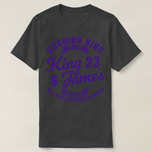 Camiseta King James The Scoring King Basketball Purple Text (Diseño del anverso)