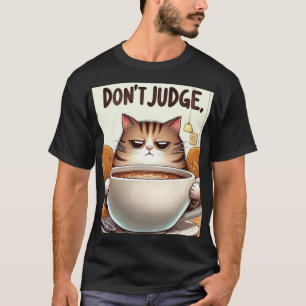 Camiseta Kitty Cansado disfrutando de una enorme taza de ca