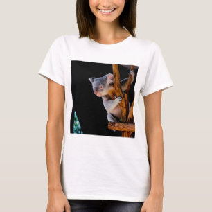 Camiseta Koala lindo en árbol gris