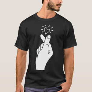 Camiseta Korean Finger Heart  Cute Korean Hand Sign  Small 