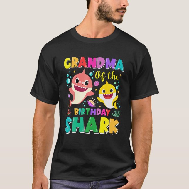 Camiseta La Abuela De Los Tiburones Nana Gigi Coincidiendo (Anverso)