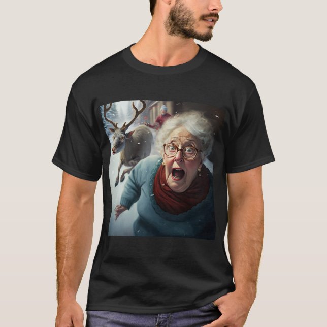 Camiseta La abuela fue atropellada por renos durante los na (Anverso)