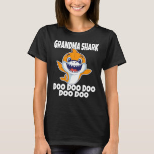 Camiseta La abuelita tiburona linda doo doo