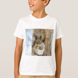 Camiseta La ardilla suave en un paisaje invernal