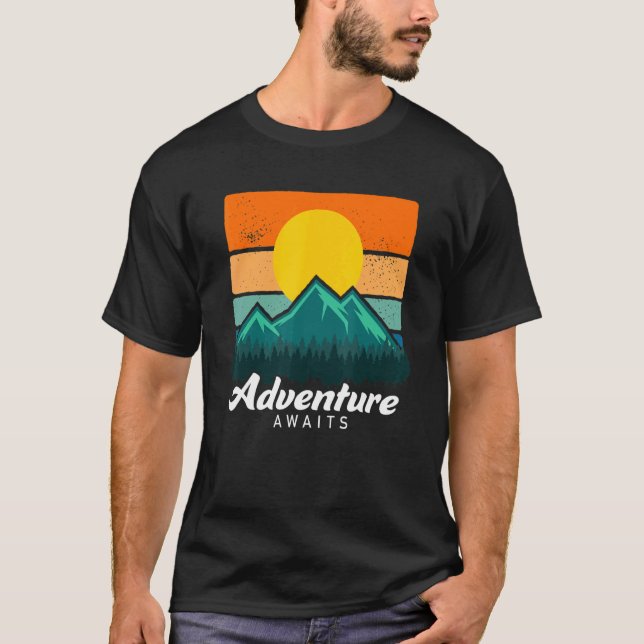 Camiseta La aventura al aire libre Retro espera a los hombr (Anverso)
