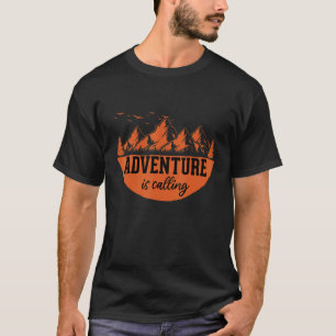 Camiseta La aventura de Hiker Nature llama acampada de Suns