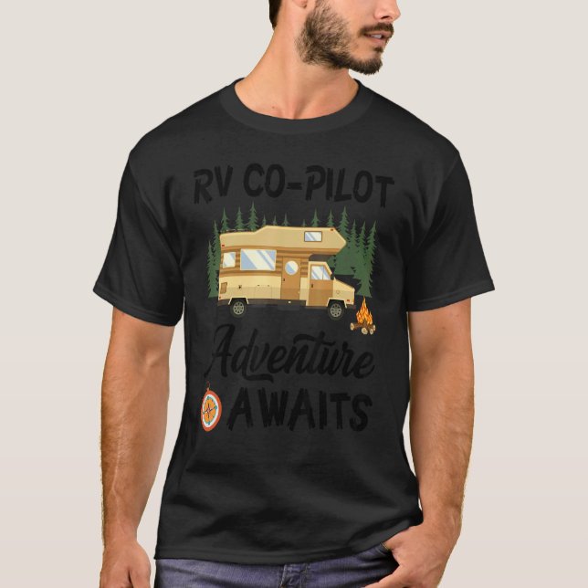 Camiseta La aventura piloto de Rv Co espera el camping (Anverso)