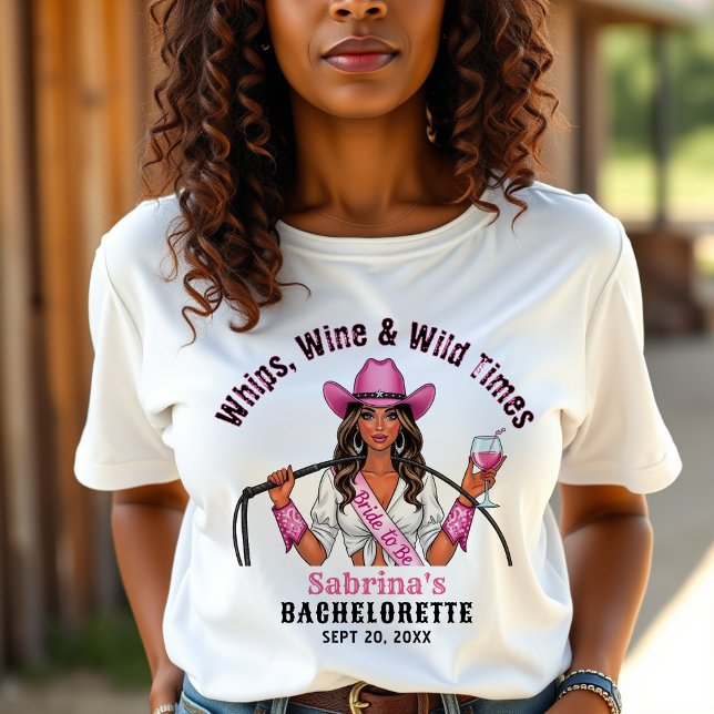 Camiseta La Bachelorette Party Vaquera Vino y Tiempos Salva (Cowgirl Bachelorette Party Whips Wine & Wild Times T-Shirt
)