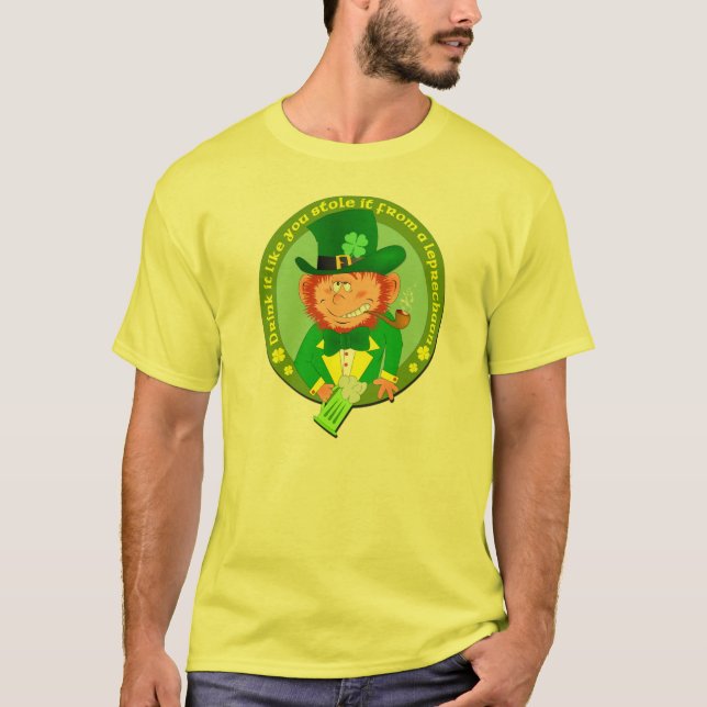 Camiseta La bebida divertida que tiene gusto de usted lo (Anverso)