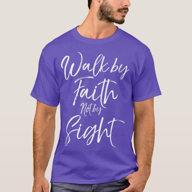 Camiseta La Biblia cristiana versus la cita del regalo de l (Anverso)
