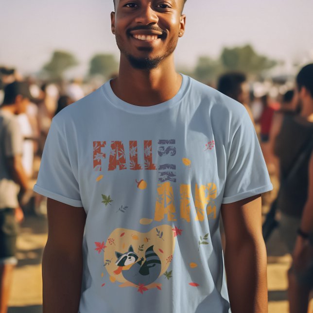 Camiseta La Caída Está En El Aire Con El Raccoon Del Giro (Fall Is In Air With Swinging Raccoon T-Shirt)