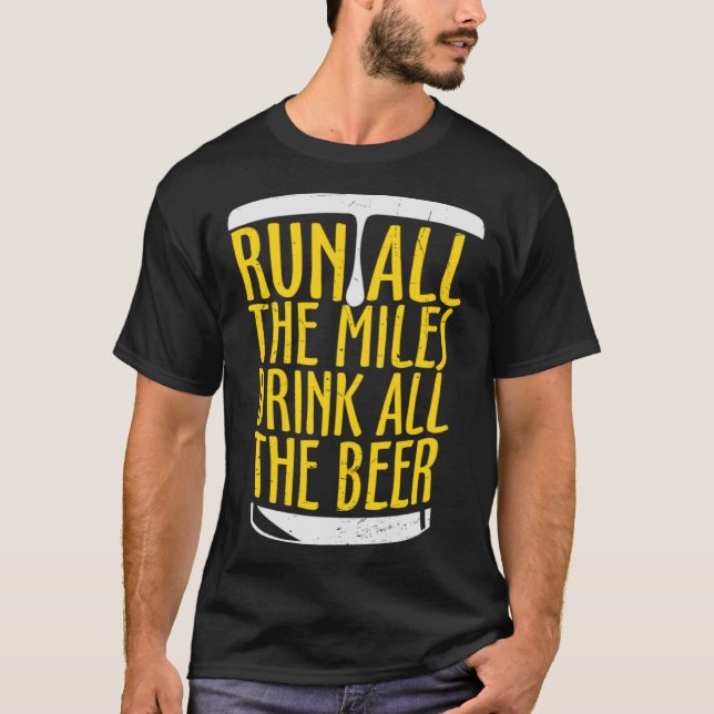 Camiseta La Cerveza Corre Todas Las Millas Sucia Toda La Ce (Anverso)