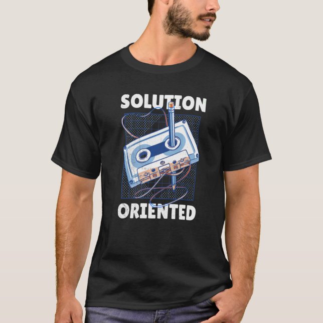 Camiseta La cinta de música se rebobina con un lápiz Orient (Anverso)