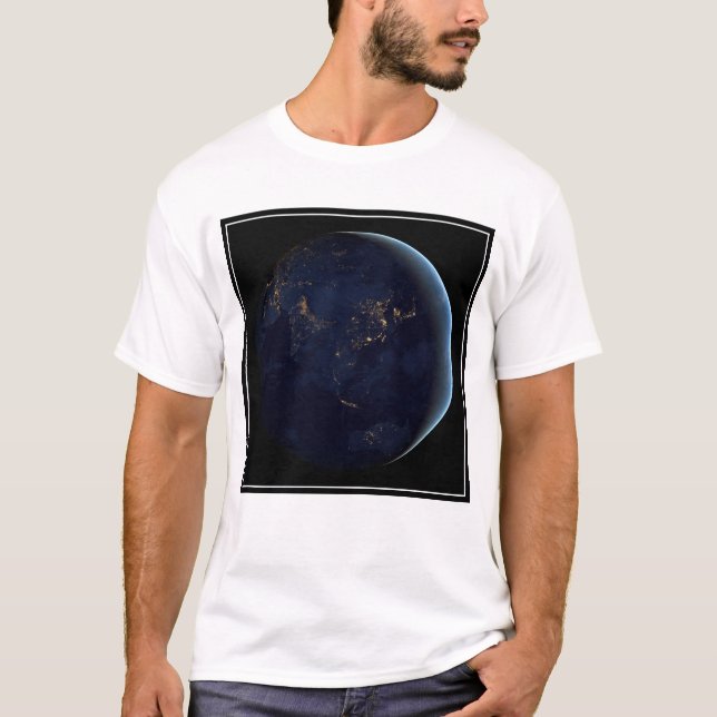 Camiseta La ciudad de la Tierra se ilumina de noche en Asia (Anverso)