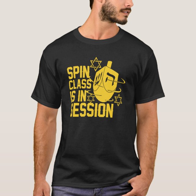 Camiseta La Clase De Giro Está En Sesión Dreidel Funny Hu J (Anverso)