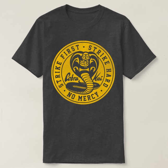 Camiseta La Cobra golpea primero (Diseño del anverso)