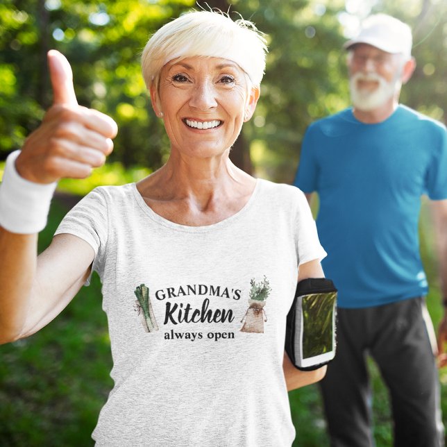 Camiseta La cocina de la abuela moderna siempre está abiert (Subido por el creador)